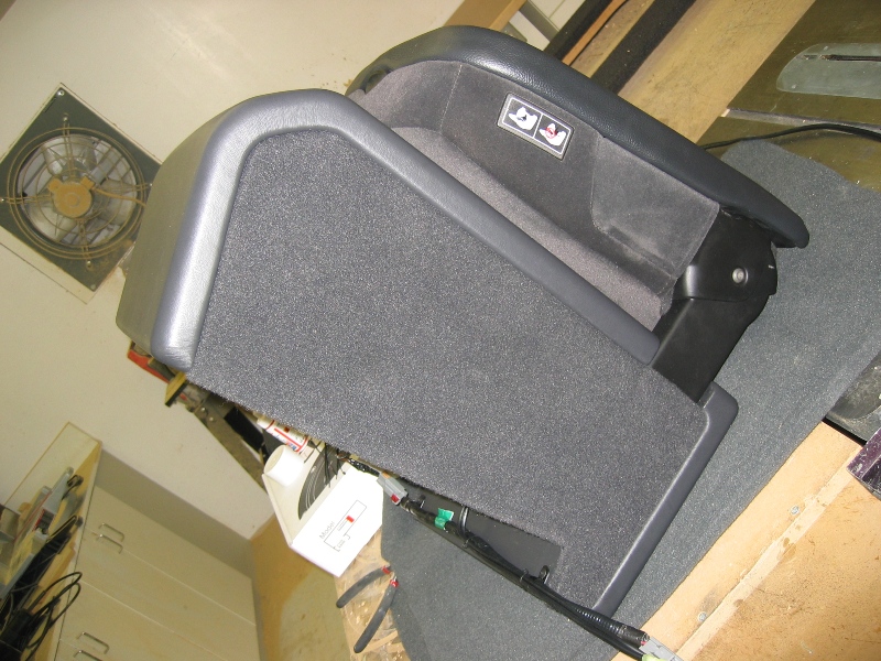 2005 dodge ram sub box